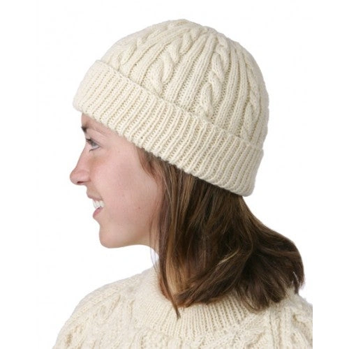Cozy Cable Knit Toques: Warm & Stylish Worsted Wool Hats!